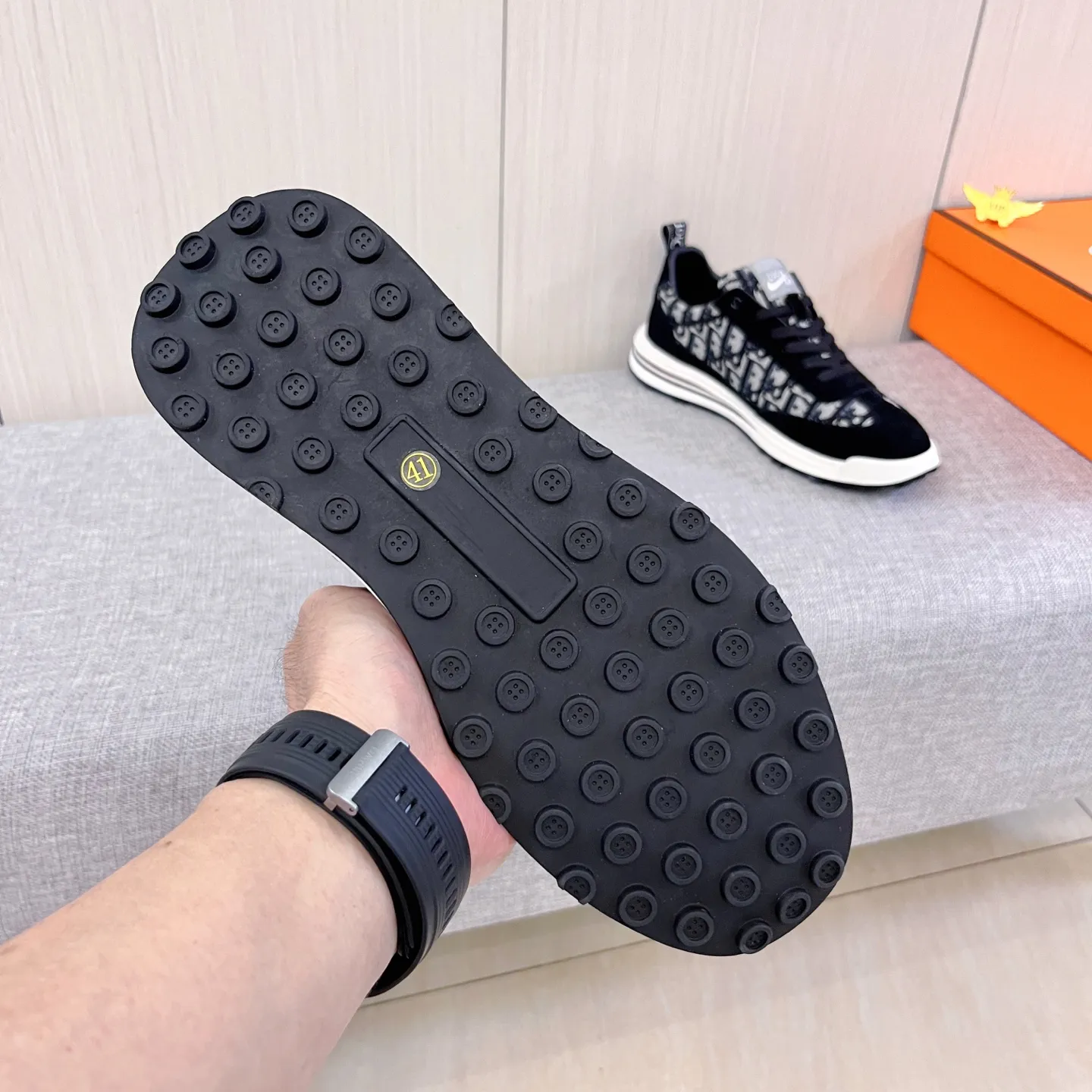 🚘🚘Factory batch 440 men's shoes💰[Dior]🔥Men's high-end brand of shoes official website 1:1 latest masterpiece: the upper is made of Italian imported first-layer cowhide with a comfortable and breathable lining➕original non-slip and wear-resistant outsole🔥, making walking more convenient and comfortable! An exclusive new model, a stunning work, a beautiful 1:1 replica [color] compared to the official quality! Create a fashionable personality to set off your uniqueness! A must-have for trendy men! Classic🔥Size: 38-44 Color: 🔥Multiple colors available🔥.